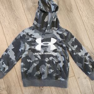 Under Armour Hoodie Boys size 5